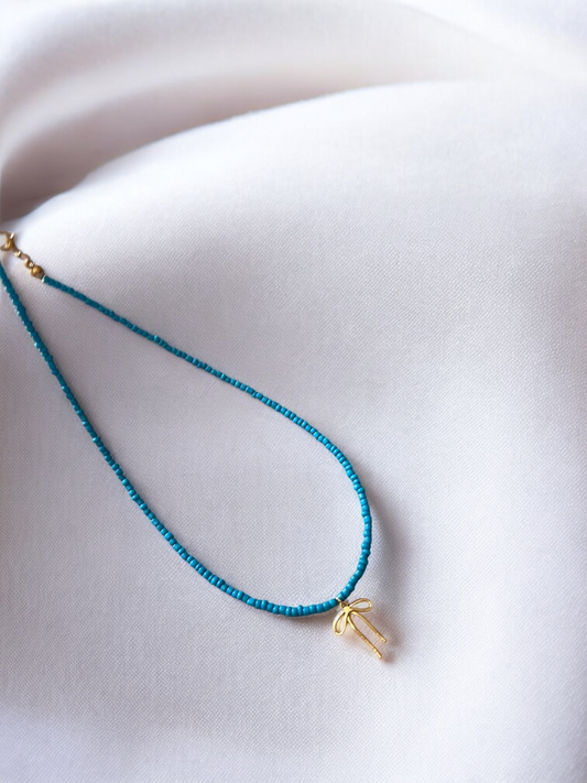 Altın Kelebekli Turkuaz Boncuklu Kolye